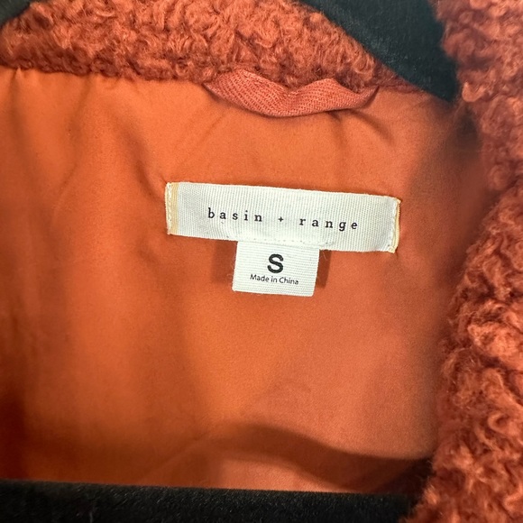 Basin + Range Sherpa Jacket - Picture 2 of 3